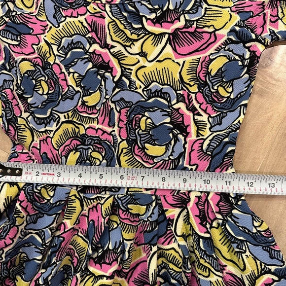 LuLaRoe Dress with Pockets - Picture 3 of 7